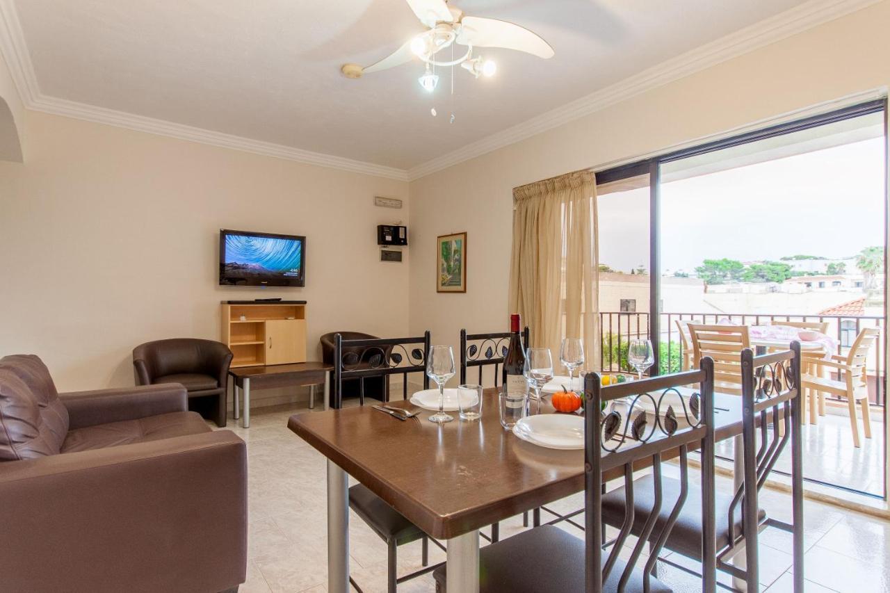 Pool And Sea Merill Apartments - Happy Rentals Mellieha Ngoại thất bức ảnh