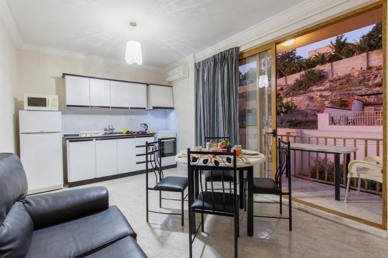 Pool And Sea Merill Apartments - Happy Rentals Mellieha Ngoại thất bức ảnh