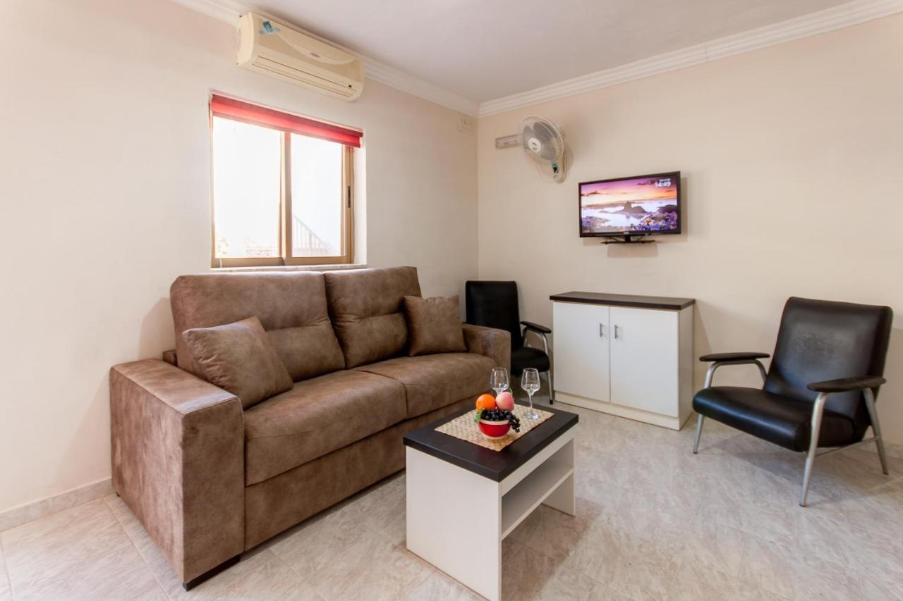 Pool And Sea Merill Apartments - Happy Rentals Mellieha Ngoại thất bức ảnh